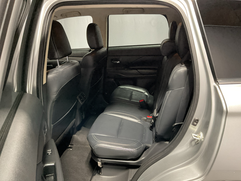 2020 Mitsubishi Outlander SEL 2WD