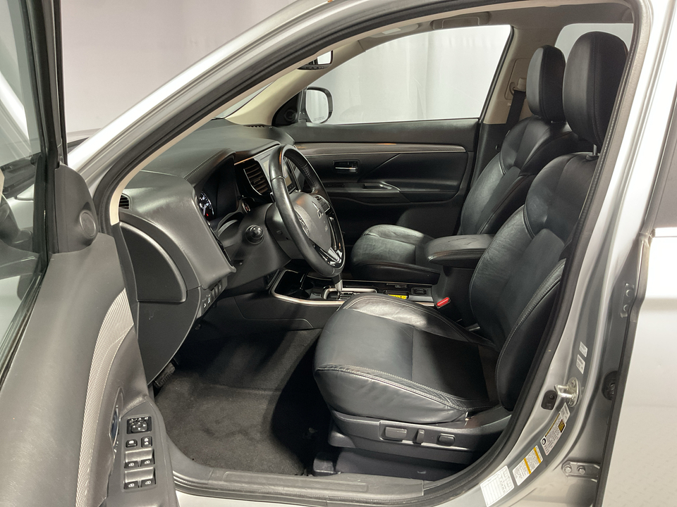 2020 Mitsubishi Outlander SEL 2WD