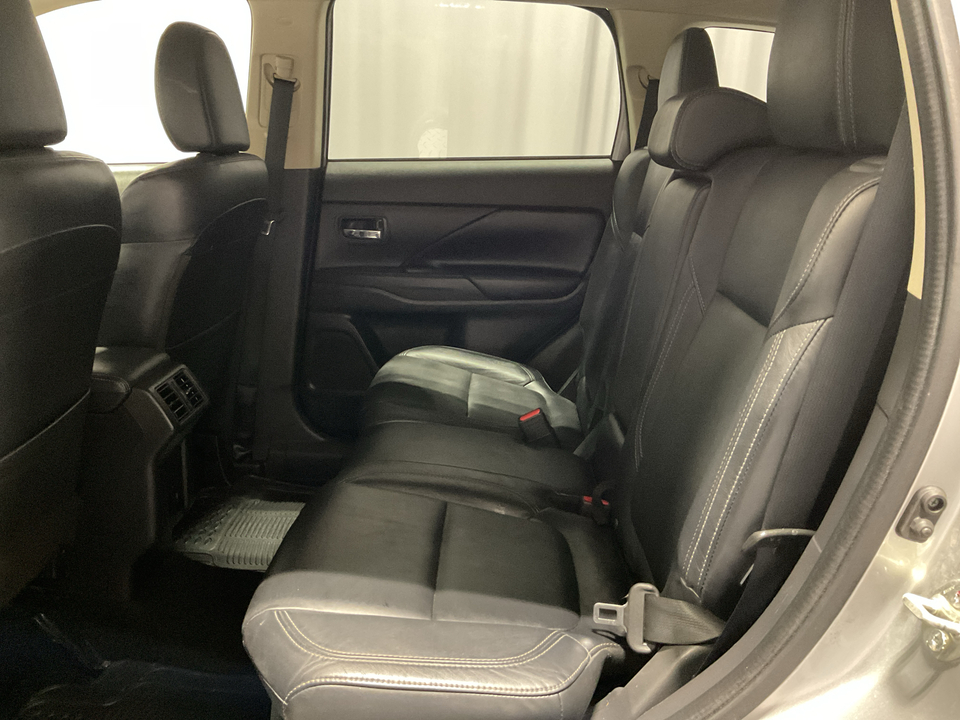 2020 Mitsubishi Outlander SEL 2WD