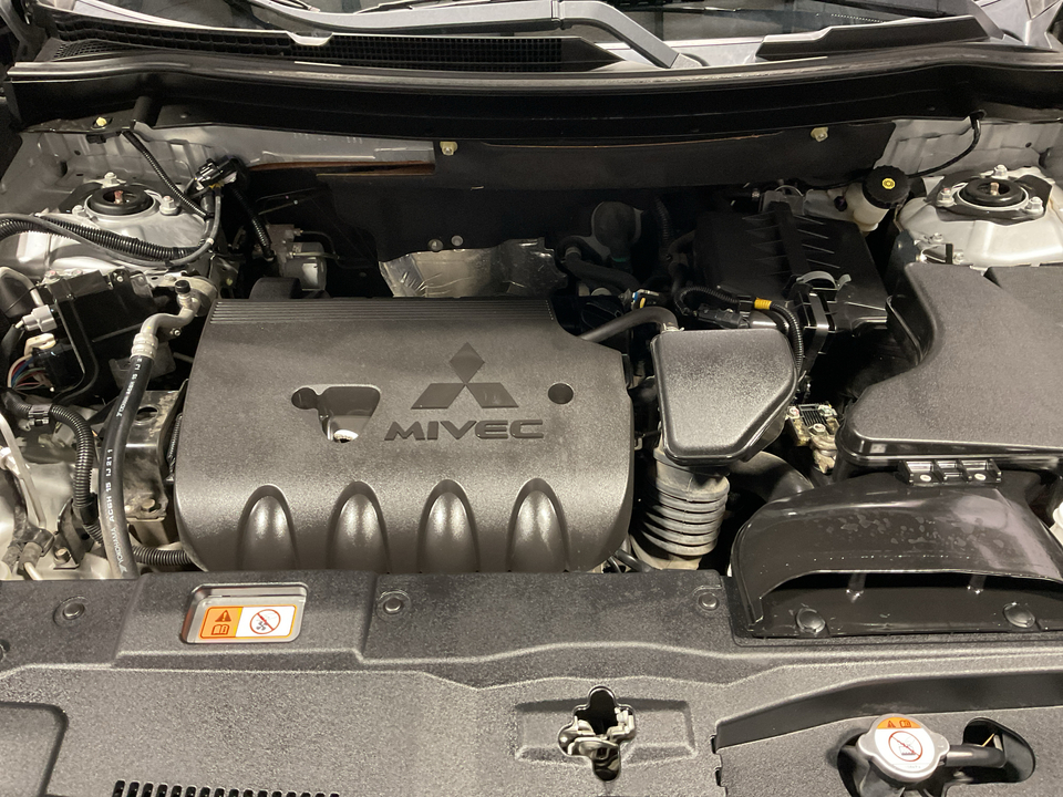 2020 Mitsubishi Outlander SEL 2WD