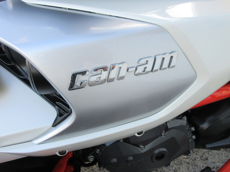 2015 Can-Am Spyder Roadster