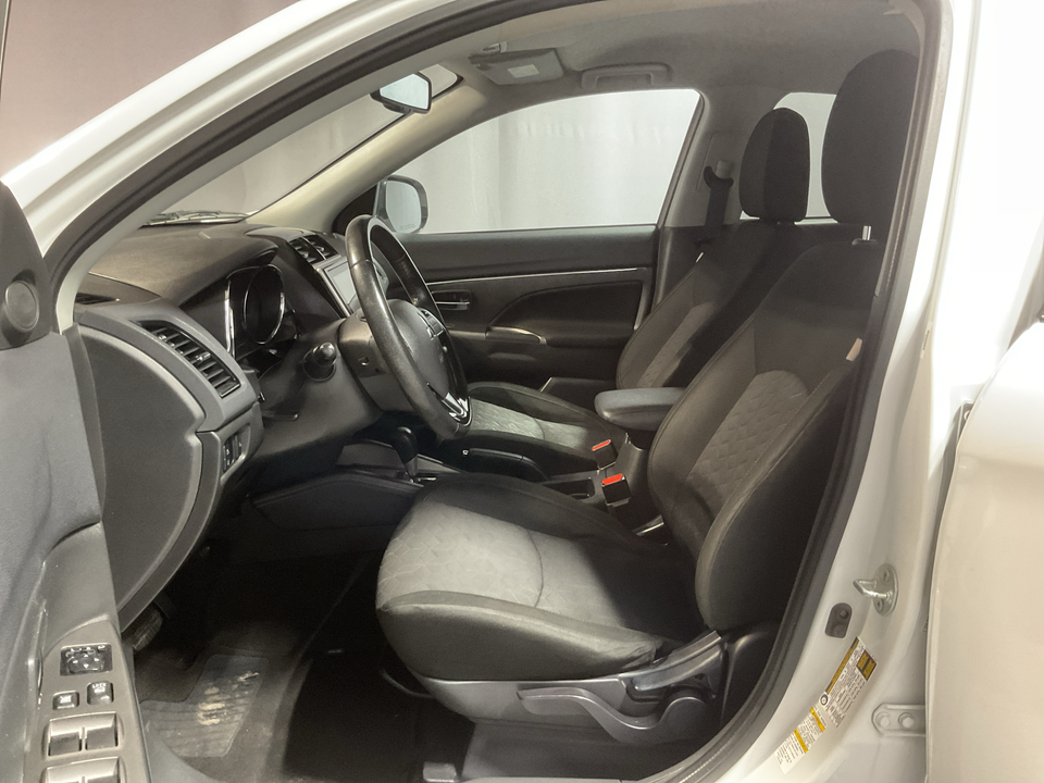 2020 Mitsubishi Outlander Sport 2.0 SE CVT