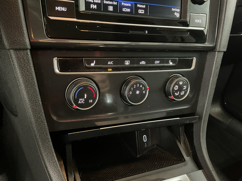 2020 Volkswagen Golf TSI 8A