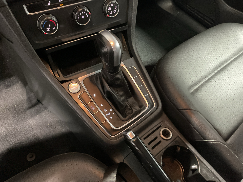 2020 Volkswagen Golf TSI 8A