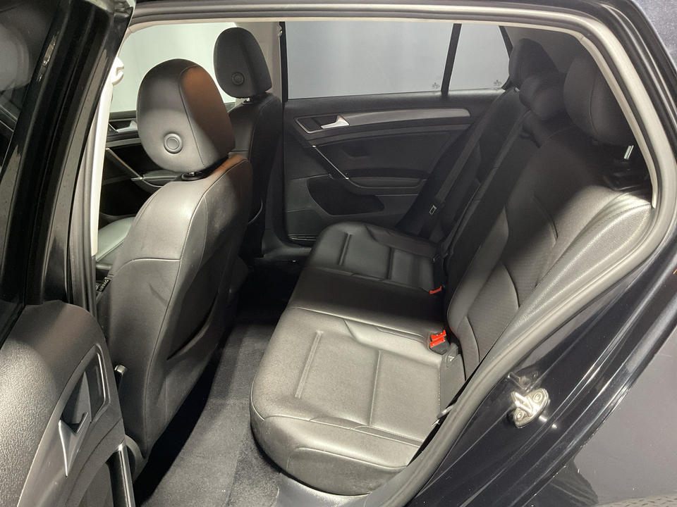 2020 Volkswagen Golf TSI 8A