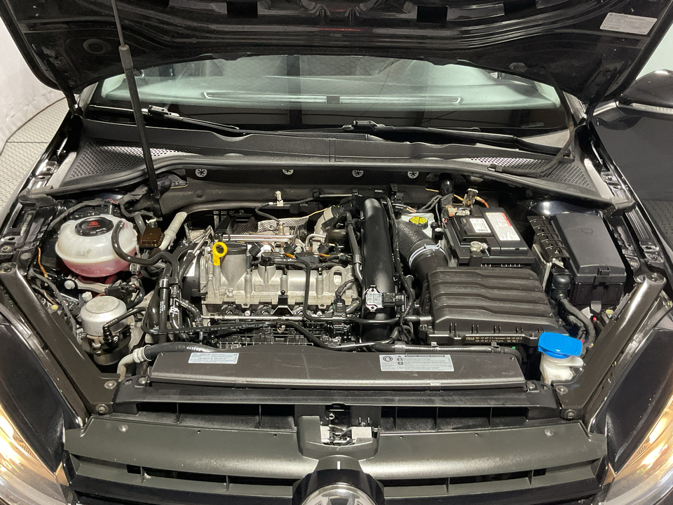 2020 Volkswagen Golf TSI 8A