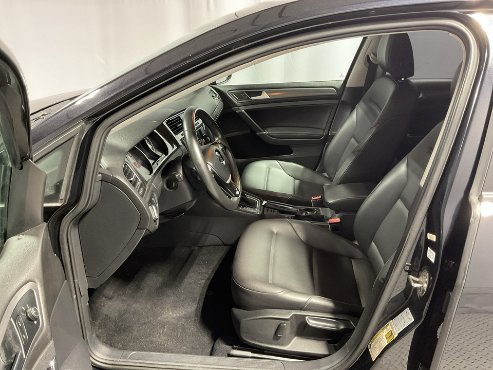 2020 Volkswagen Golf TSI 8A