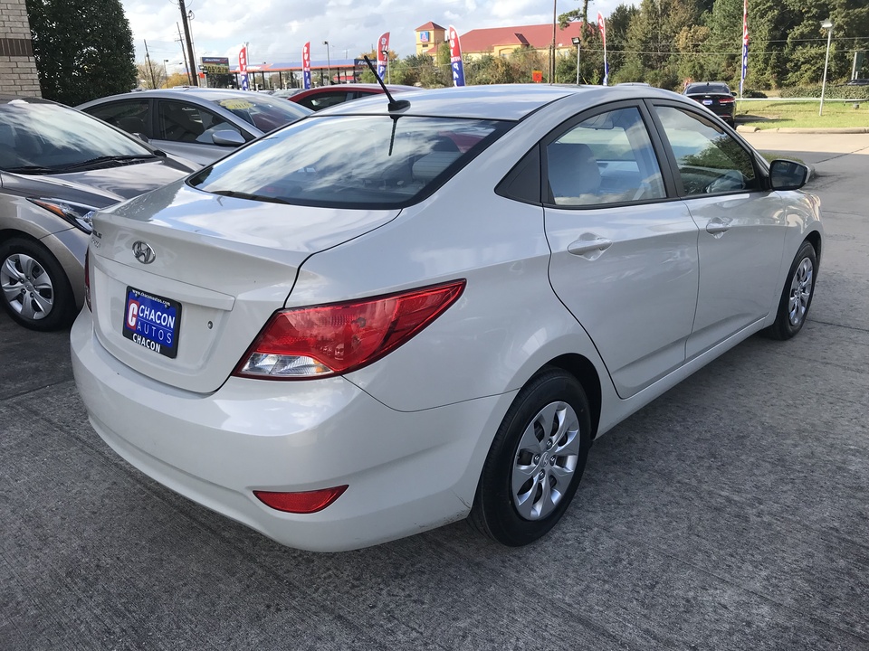 2016 Hyundai Accent SE 4-Door 6A