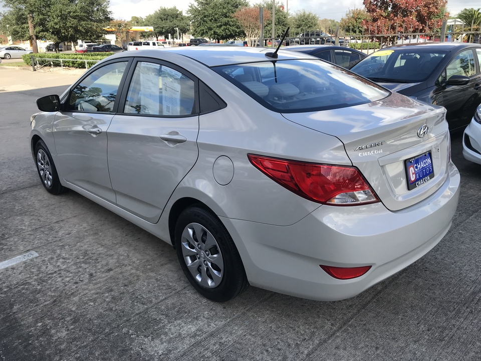 2016 Hyundai Accent SE 4-Door 6A
