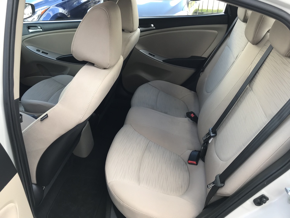 2016 Hyundai Accent SE 4-Door 6A