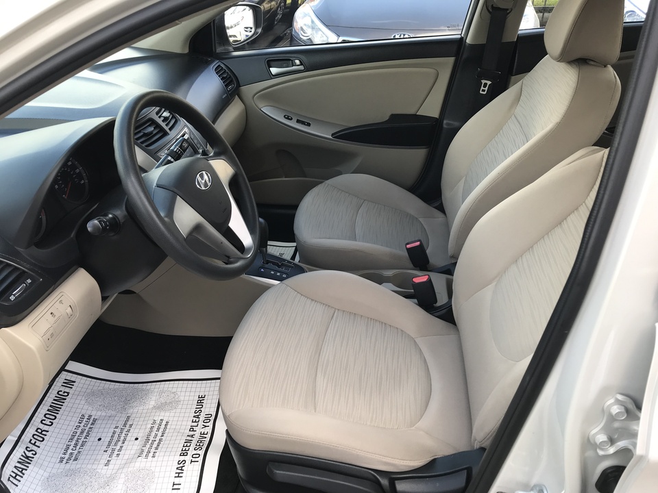 2016 Hyundai Accent SE 4-Door 6A