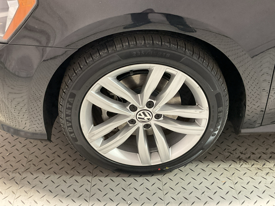2019 Volkswagen Passat Wolfsburg Edition