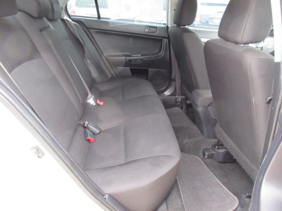 2015 Mitsubishi Lancer ES CVT