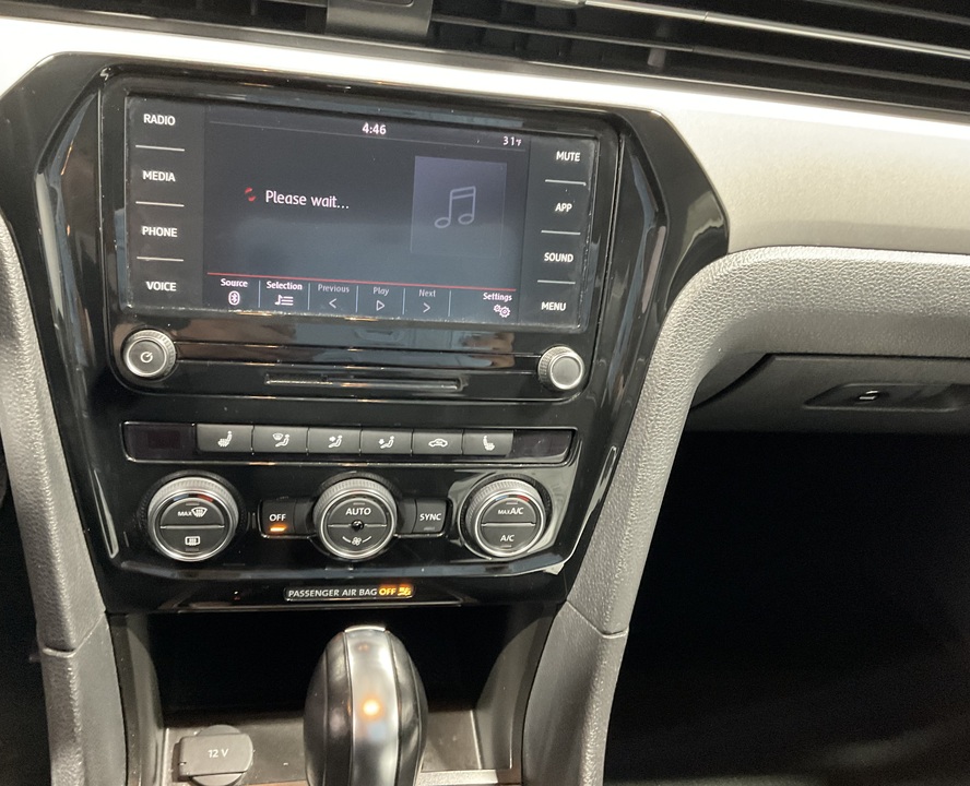 2022 Volkswagen Passat SE