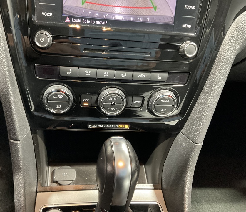 2022 Volkswagen Passat SE