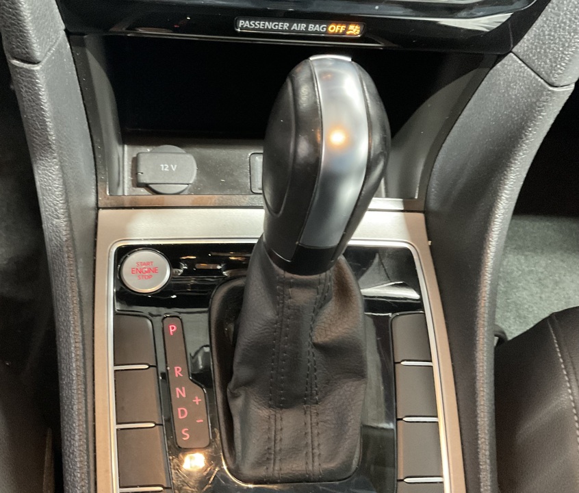 2022 Volkswagen Passat SE