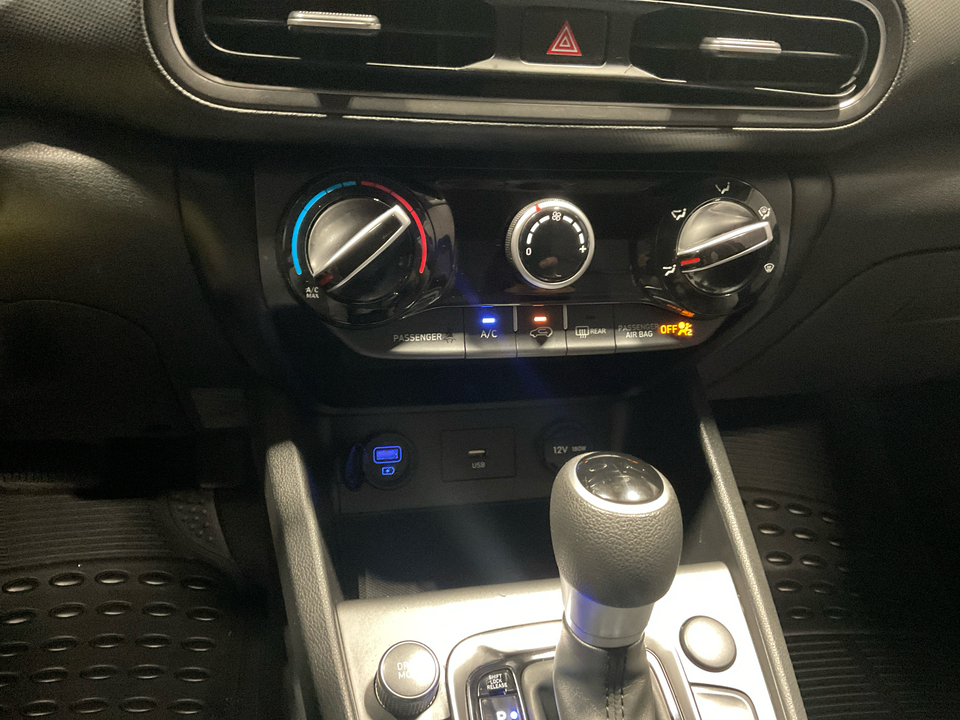 2023 Hyundai Kona SE