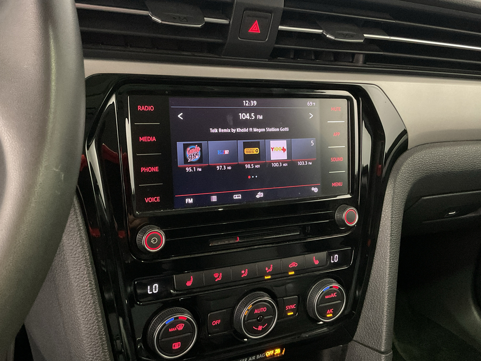 2022 Volkswagen Passat SE