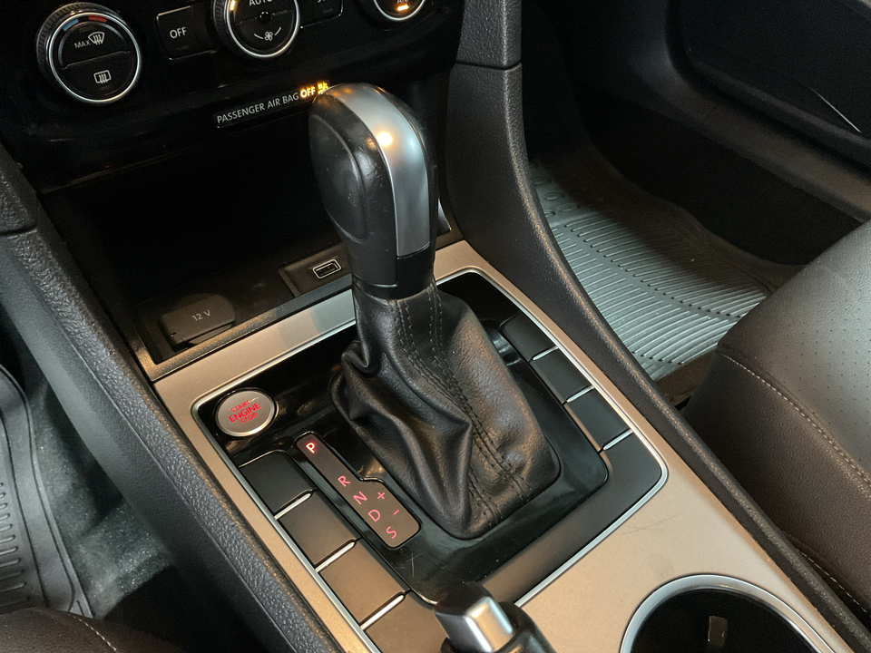 2022 Volkswagen Passat SE