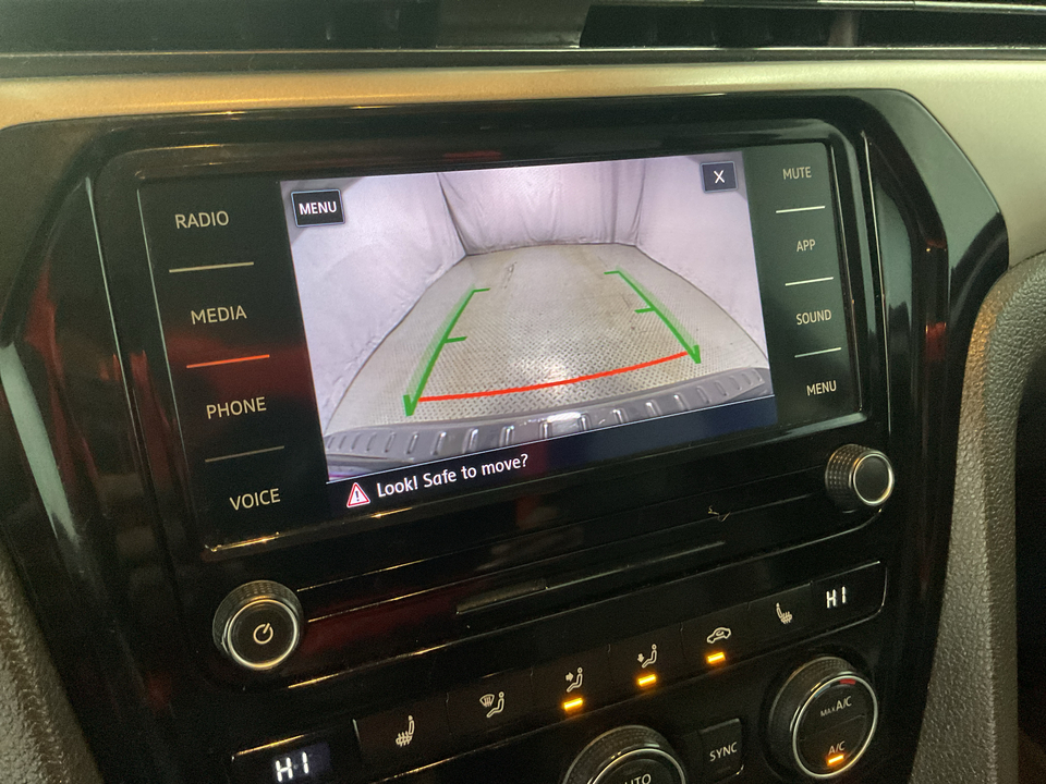 2022 Volkswagen Passat SE