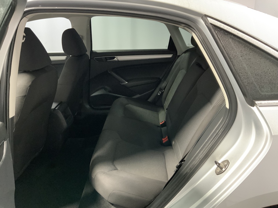 2017 Volkswagen Passat S 6A