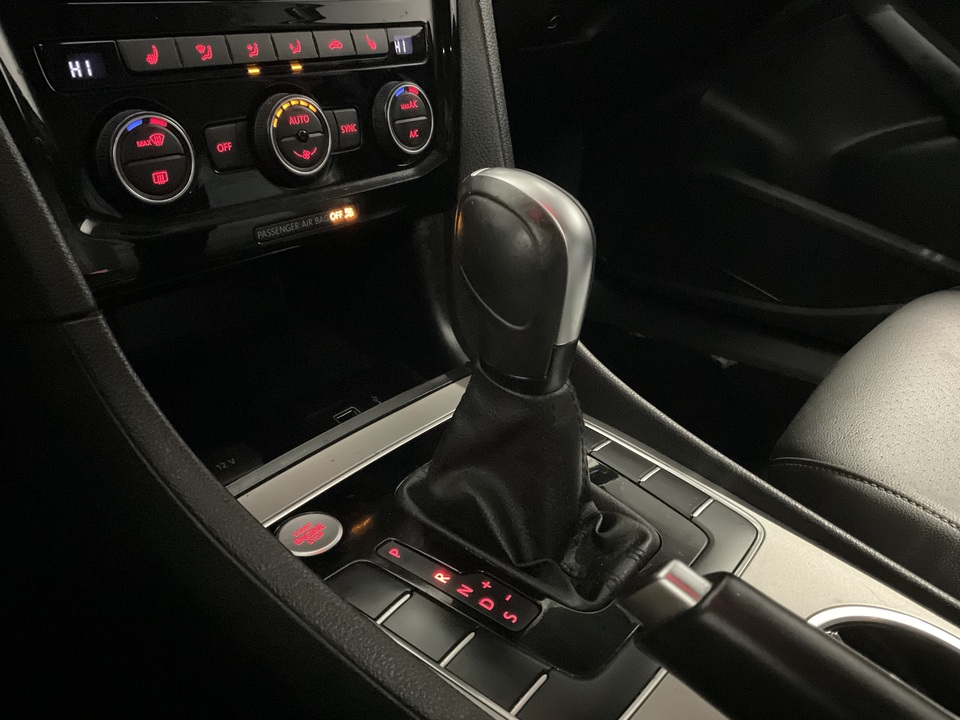 2022 Volkswagen Passat SE