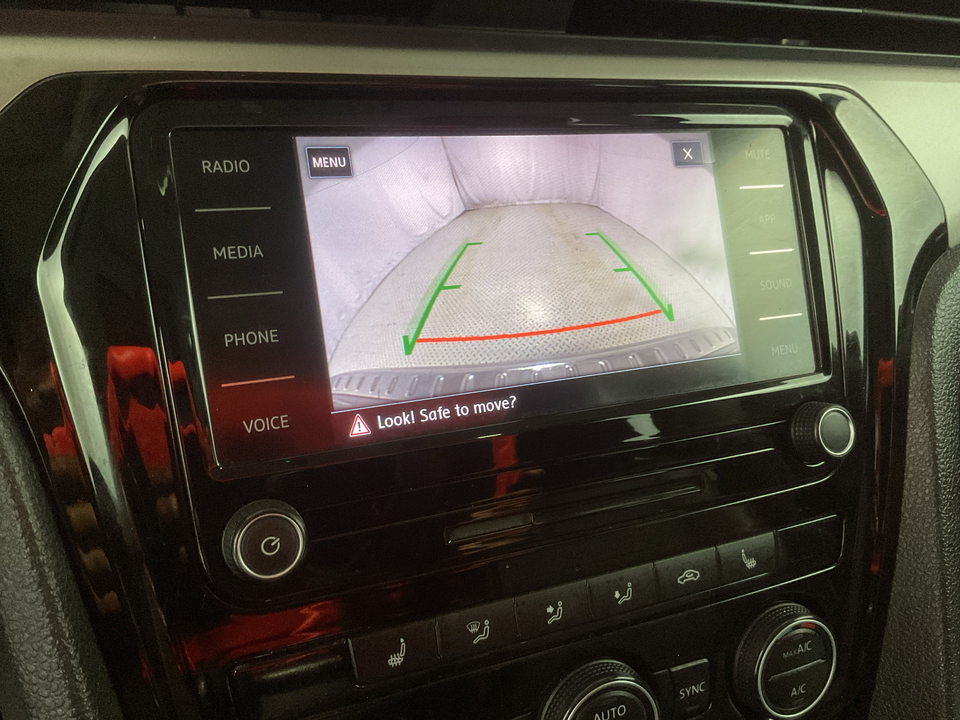 2022 Volkswagen Passat SE