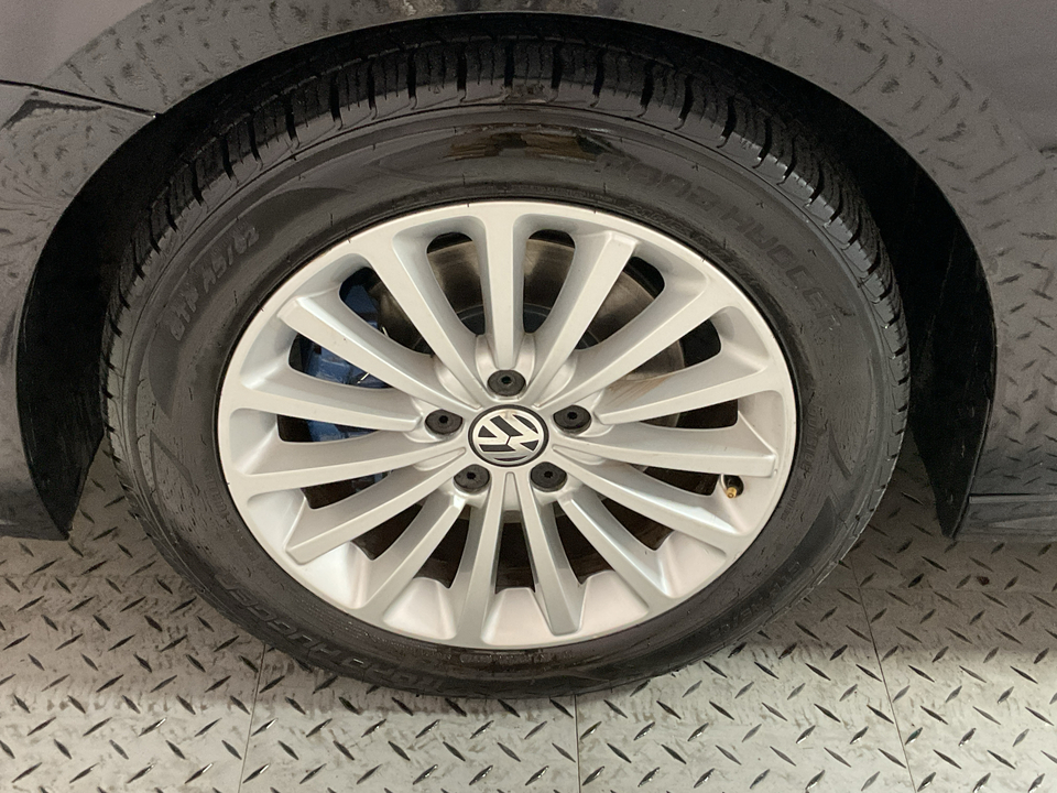 2020 Volkswagen Passat R-Line