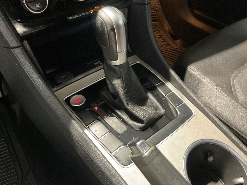 2020 Volkswagen Passat R-Line