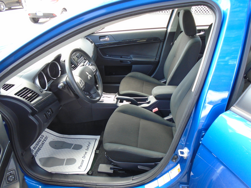 2016 Mitsubishi Lancer ES CVT