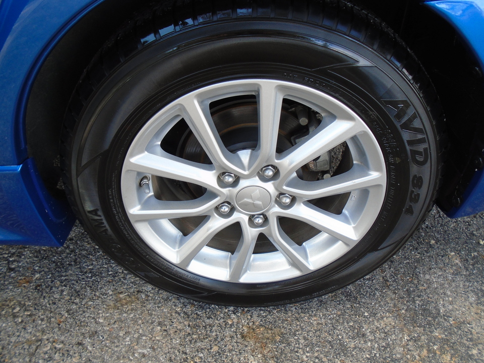 2016 Mitsubishi Lancer ES CVT