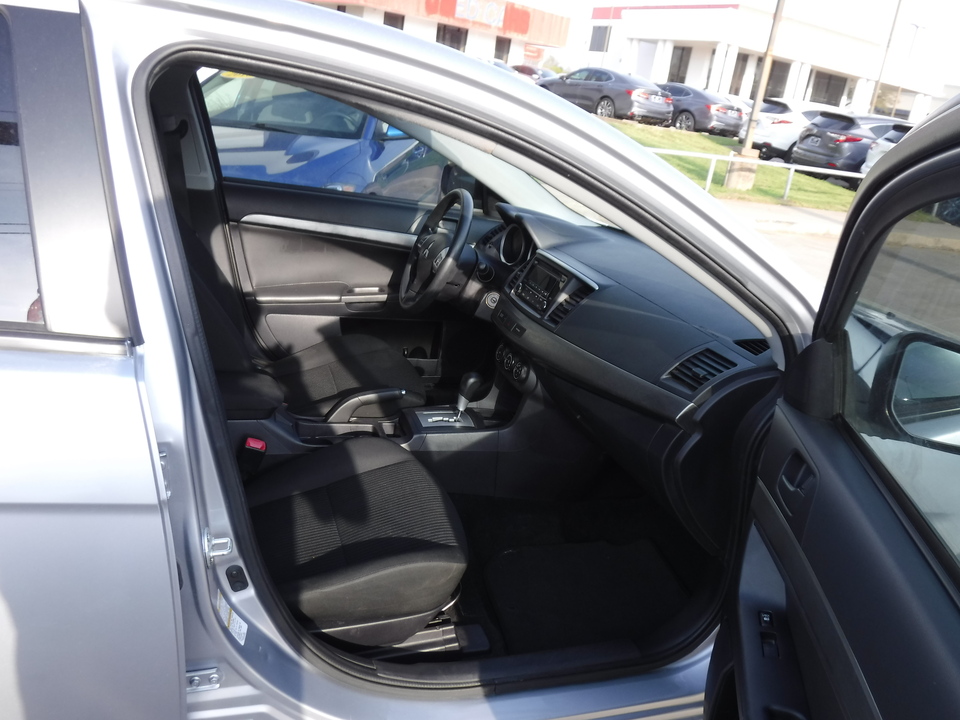 2015 Mitsubishi Lancer ES CVT