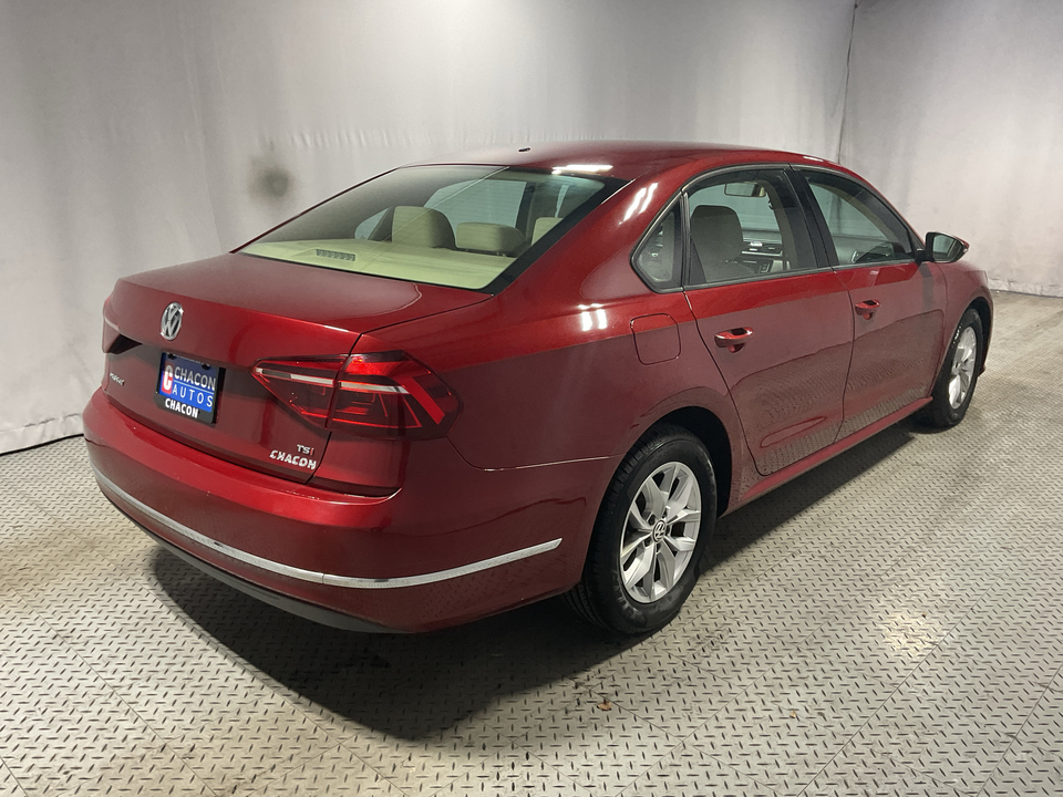 2018 Volkswagen Passat R-Line