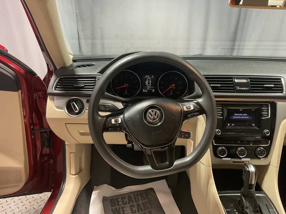 2018 Volkswagen Passat R-Line