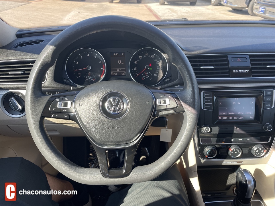 2018 Volkswagen Passat R-Line