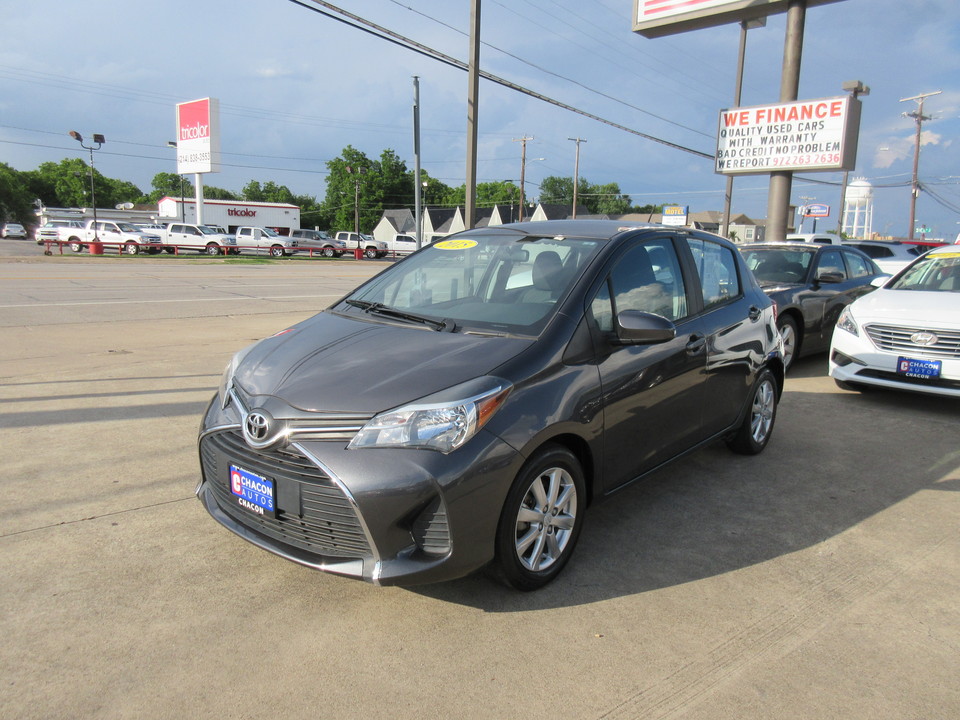 2015 Toyota Yaris LE 5-Door AT