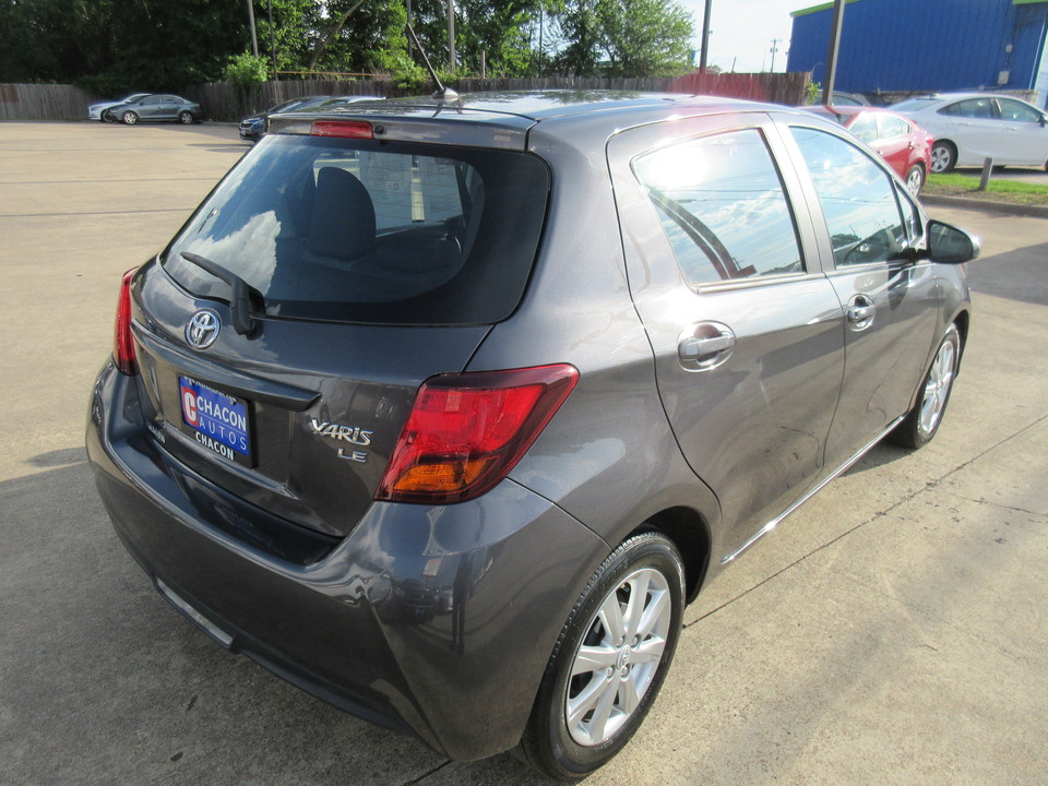 2015 Toyota Yaris LE 5-Door AT