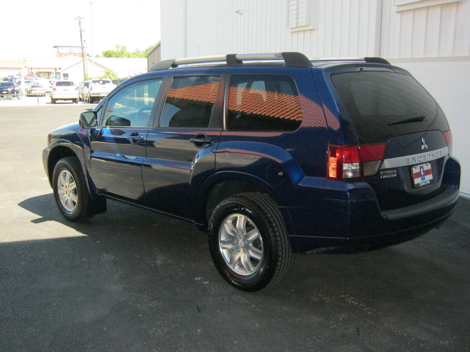 2010 Mitsubishi Endeavor LS 2WD