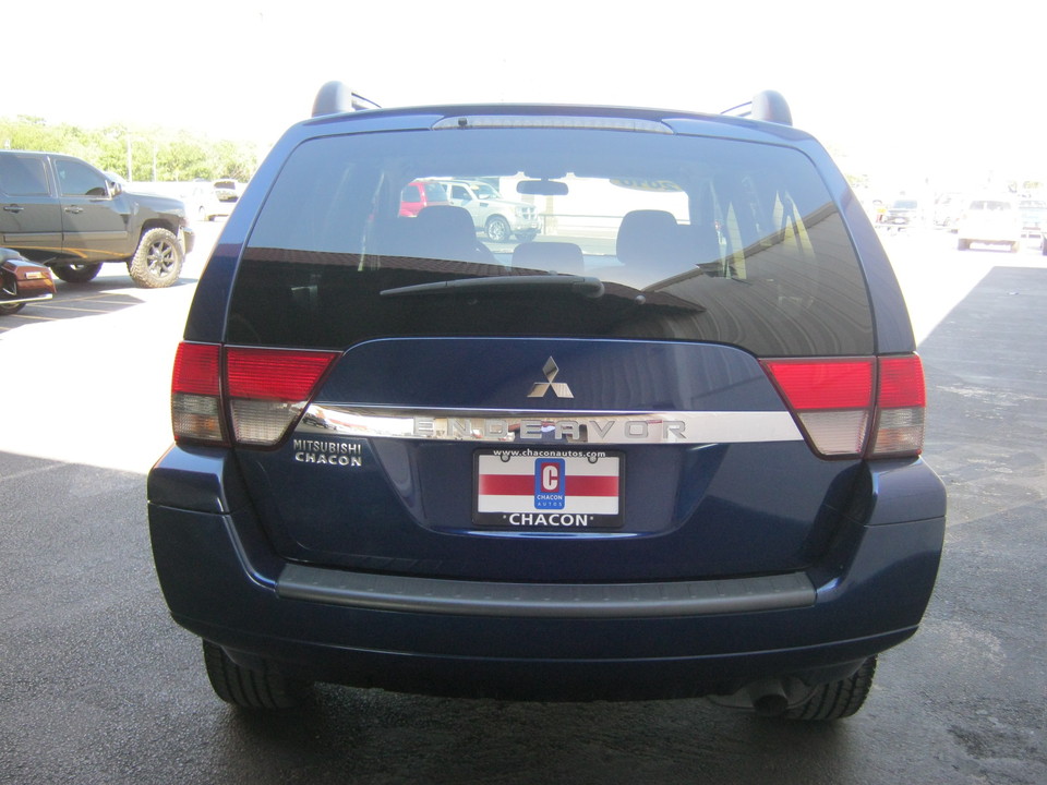 2010 Mitsubishi Endeavor LS 2WD