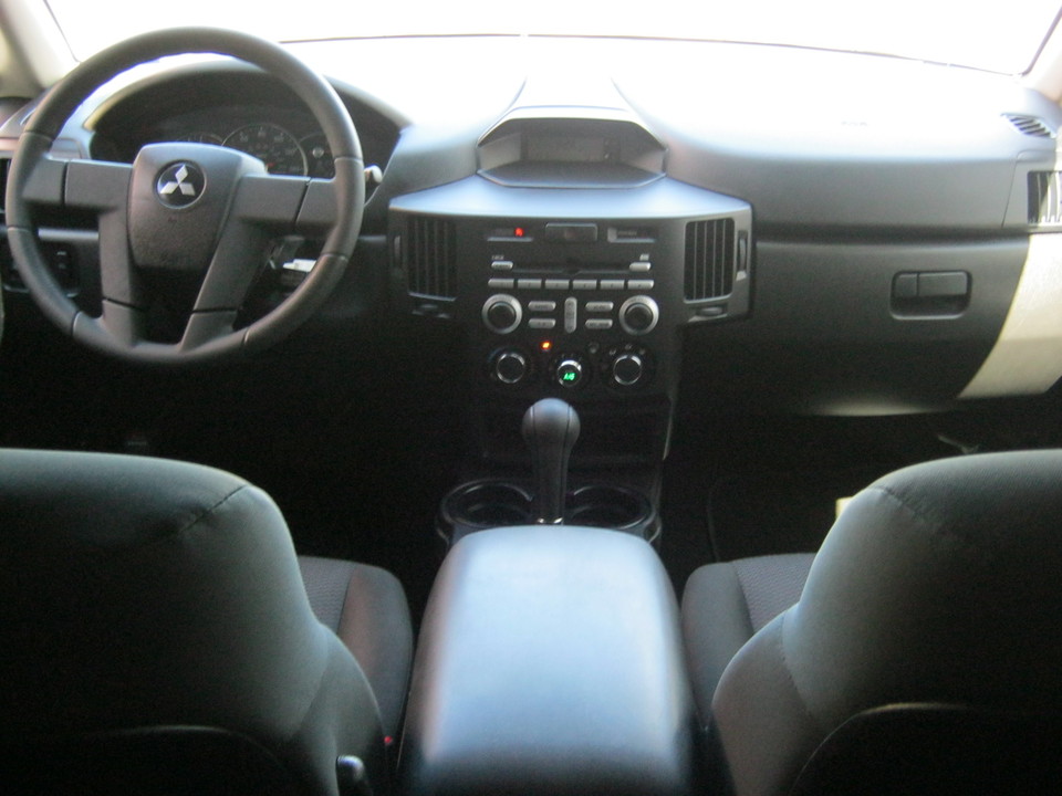 2010 Mitsubishi Endeavor LS 2WD