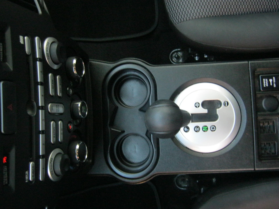 2010 Mitsubishi Endeavor LS 2WD