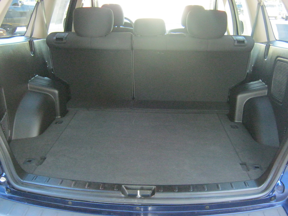 2010 Mitsubishi Endeavor LS 2WD