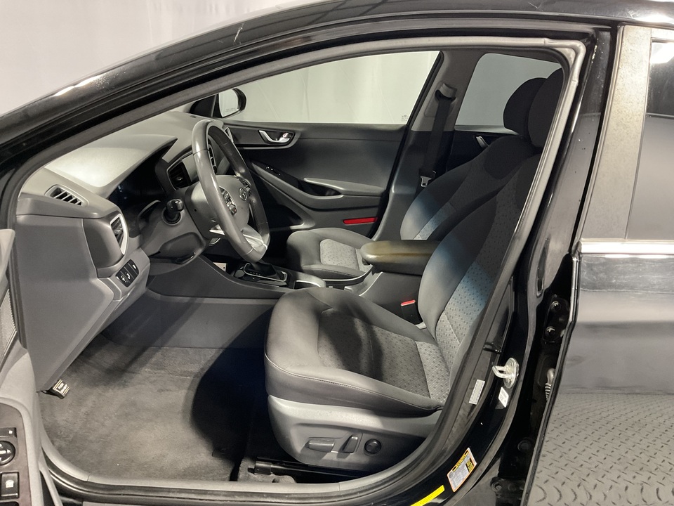 2017 Hyundai Ioniq Hybrid Blue