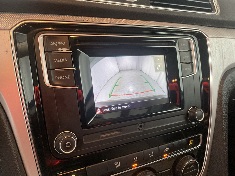 2016 Volkswagen Passat S 6A