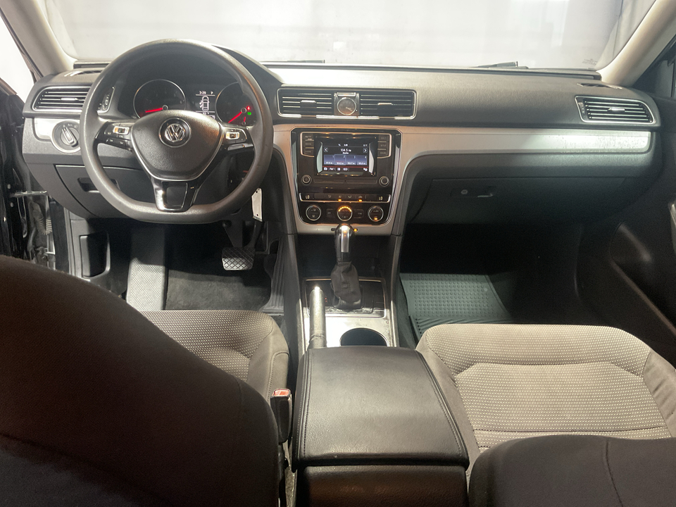 2016 Volkswagen Passat S 6A