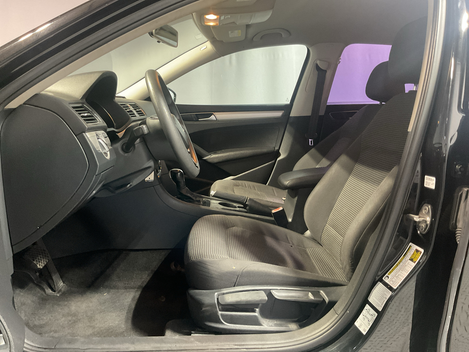 2016 Volkswagen Passat S 6A