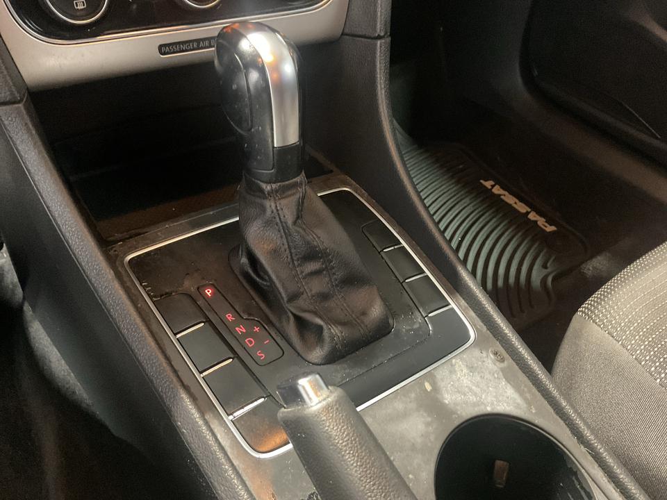 2016 Volkswagen Passat S 6A
