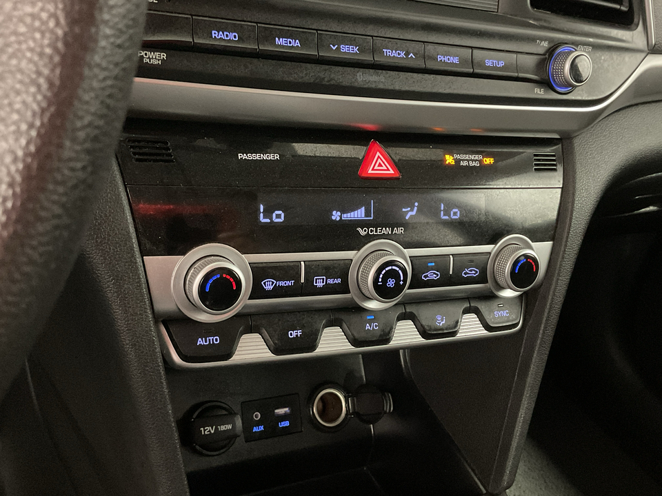 2020 Hyundai Elantra SE 6AT