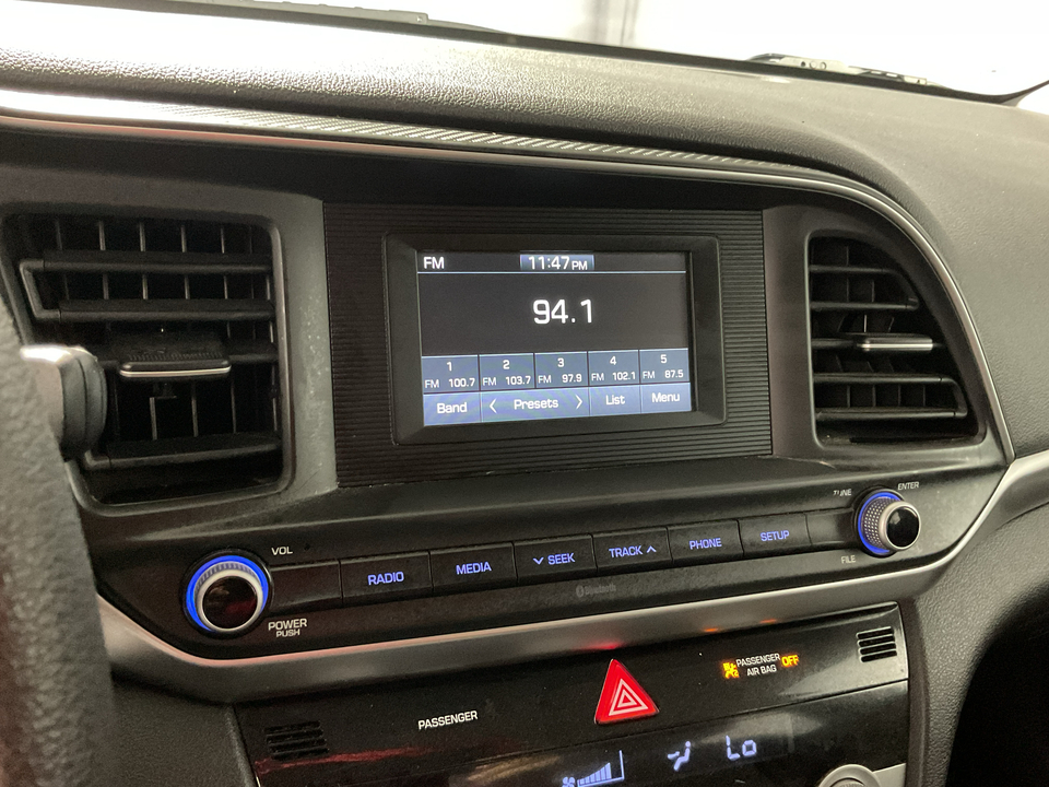 2020 Hyundai Elantra SE 6AT