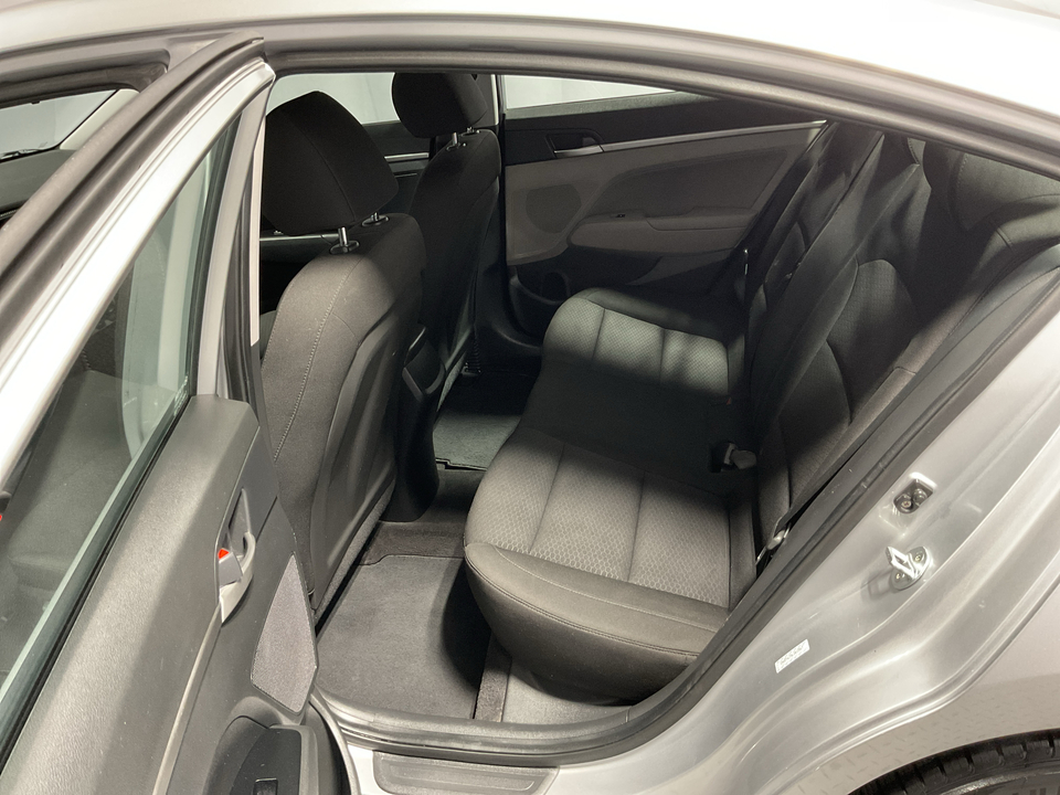 2020 Hyundai Elantra SE 6AT